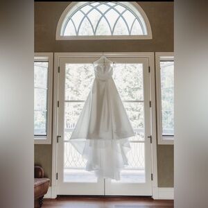 Monique Lhuillier White Wedding Dress Bliss BL20119 (2022)